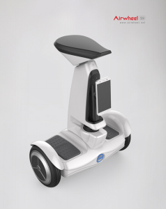 Airwheel服務(wù)型機(jī)器人 以匠心工業(yè)設(shè)計(jì)，為智能服務(wù)“有備而來(lái)”